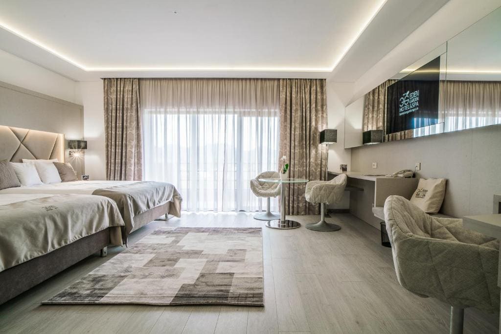 Junior Suite with Balcony room - Image 3