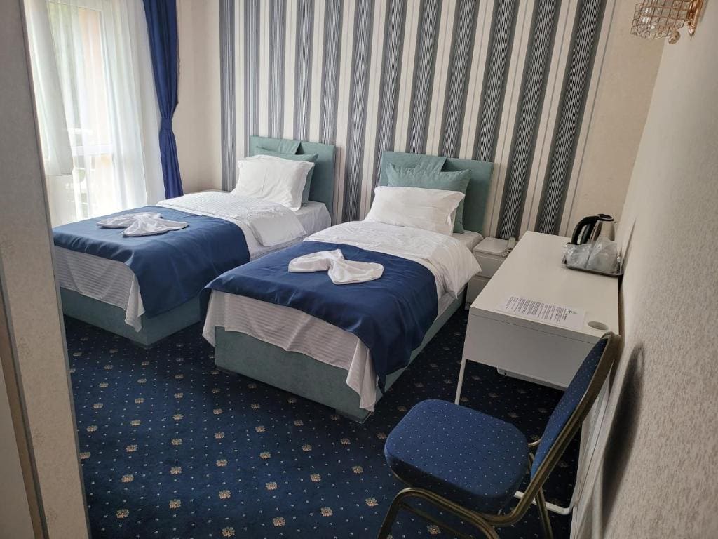 Standard Twin Room room - Image 1