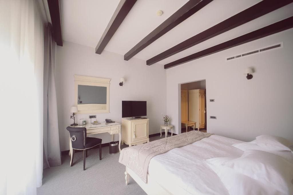 Double Room with Garden View room - Image 1