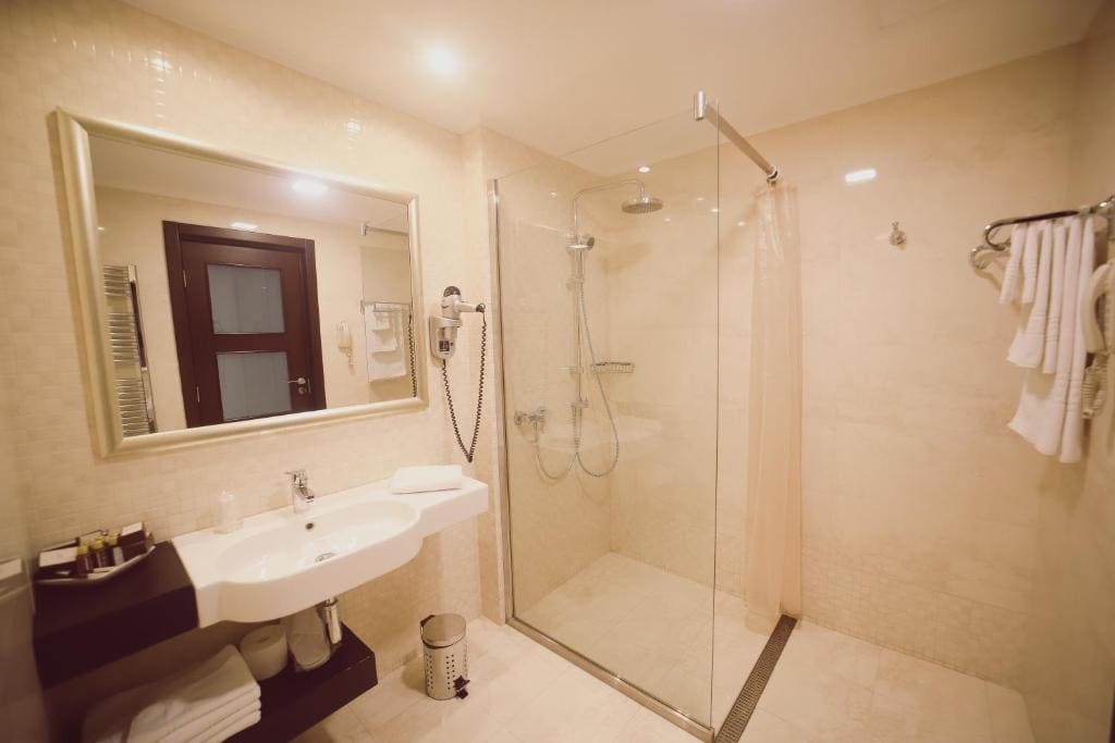 Standard Twin Room with Garden View room - Image 2