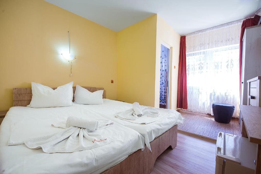 Double Room with Balcony room - Image 1