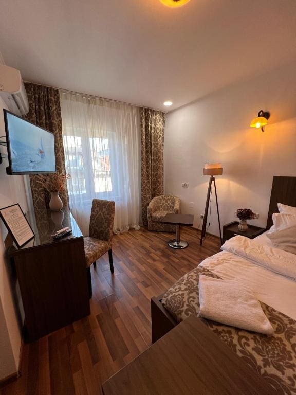 Deluxe Double Room room - Image 1