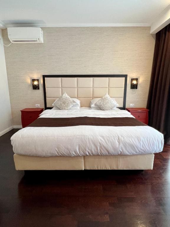 Deluxe Double or Twin Room with Balcony room - Image 2