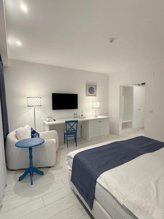 Deluxe Double or Twin Room with Garden View room - Image 3