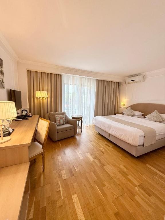 Deluxe Double or Twin Room with Balcony room - Image 1