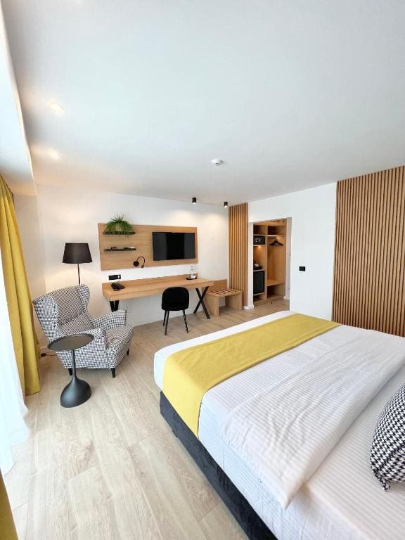 Standard Double or Twin Room room - Image 1