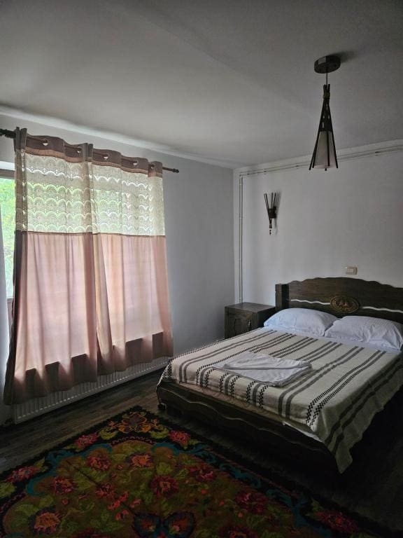 Double Room with Private Bathroom room - Image 3