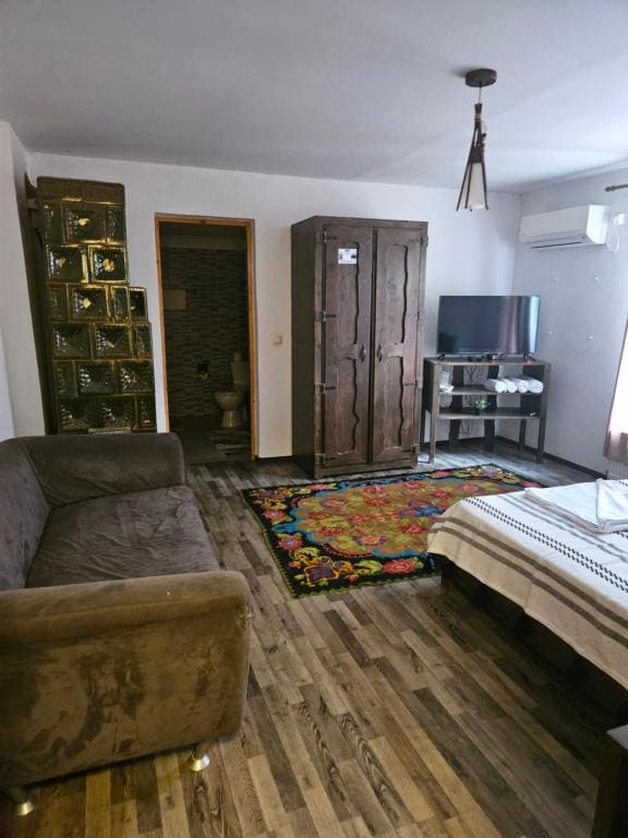 Double Room with Private Bathroom room - Image 1