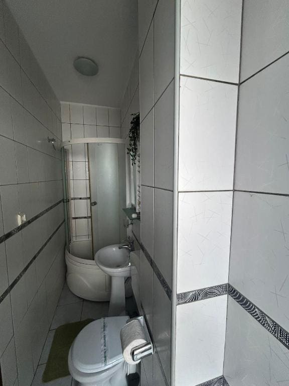 Standard Double or Twin Room room - Image 3
