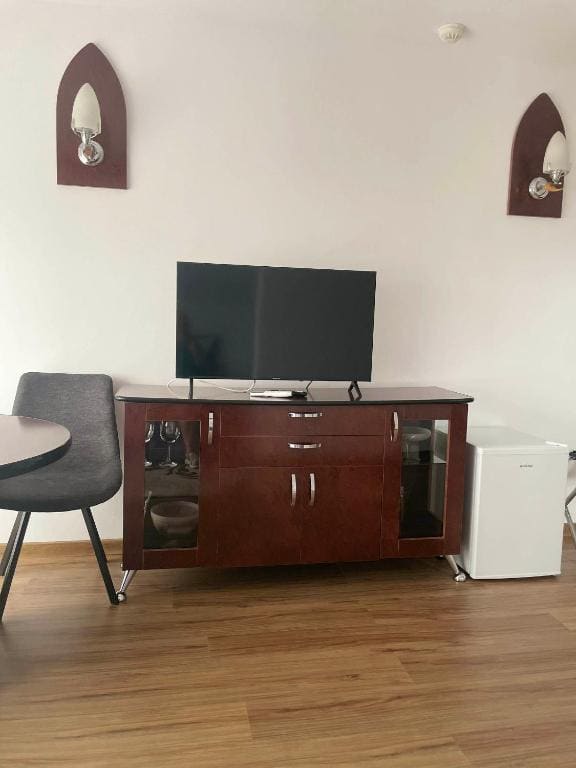 Deluxe Family Room room - Image 2