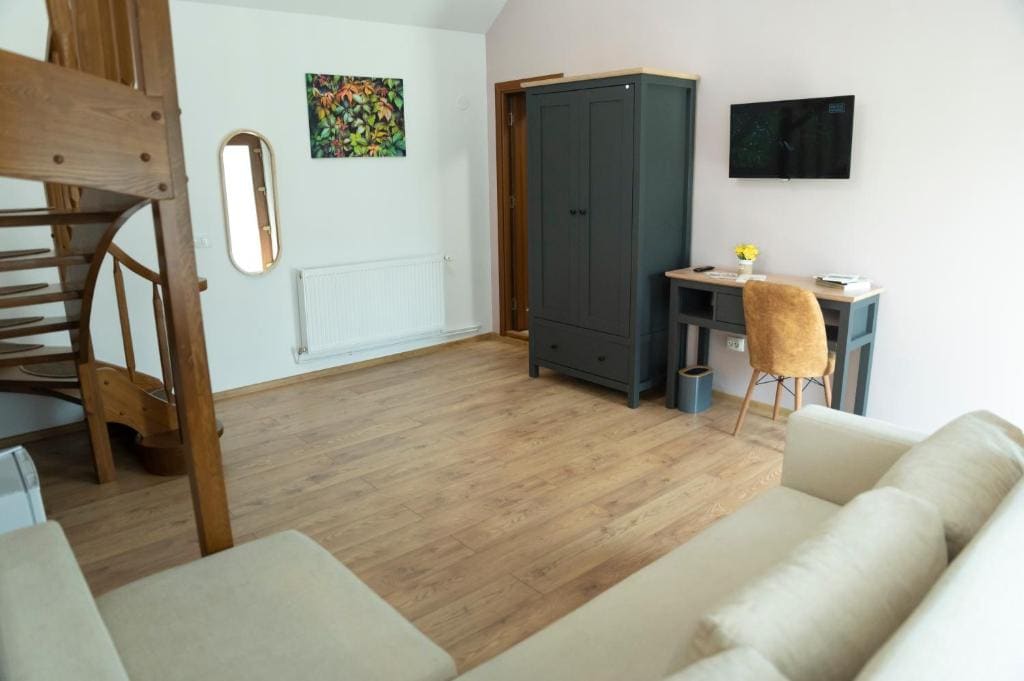 One-Bedroom Apartment room - Image 3