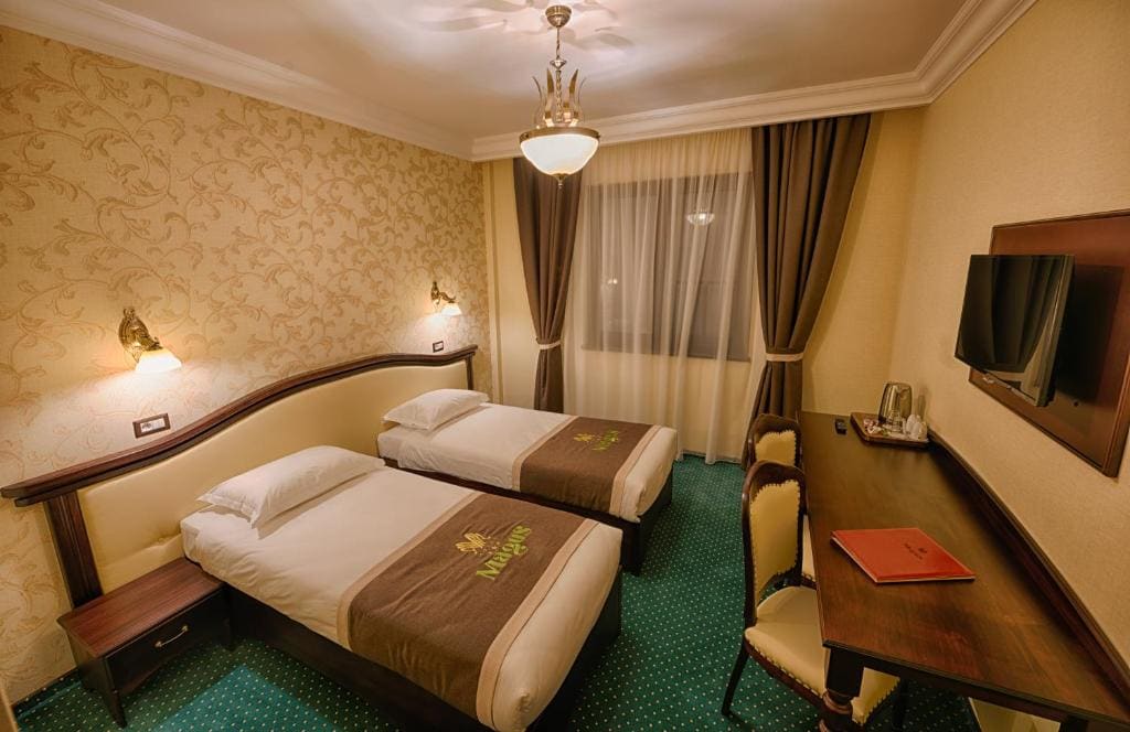 Superior King Room room - Image 3