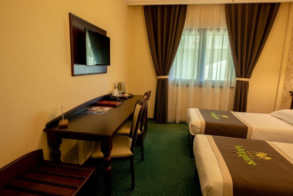 Deluxe Twin Room room - Image 3