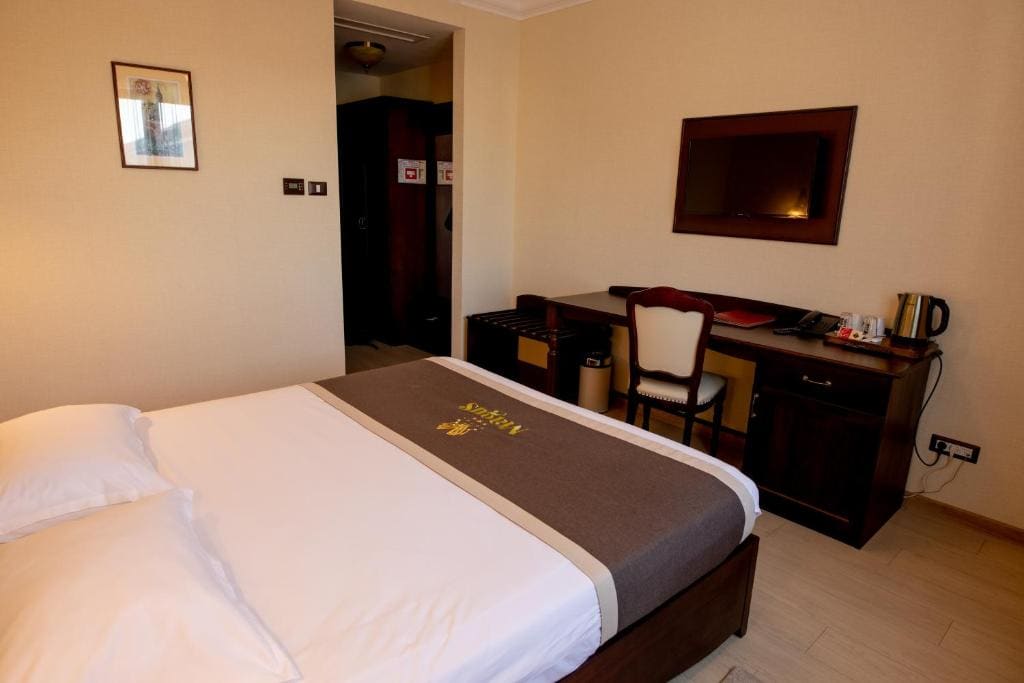 Deluxe Double Room room - Image 1