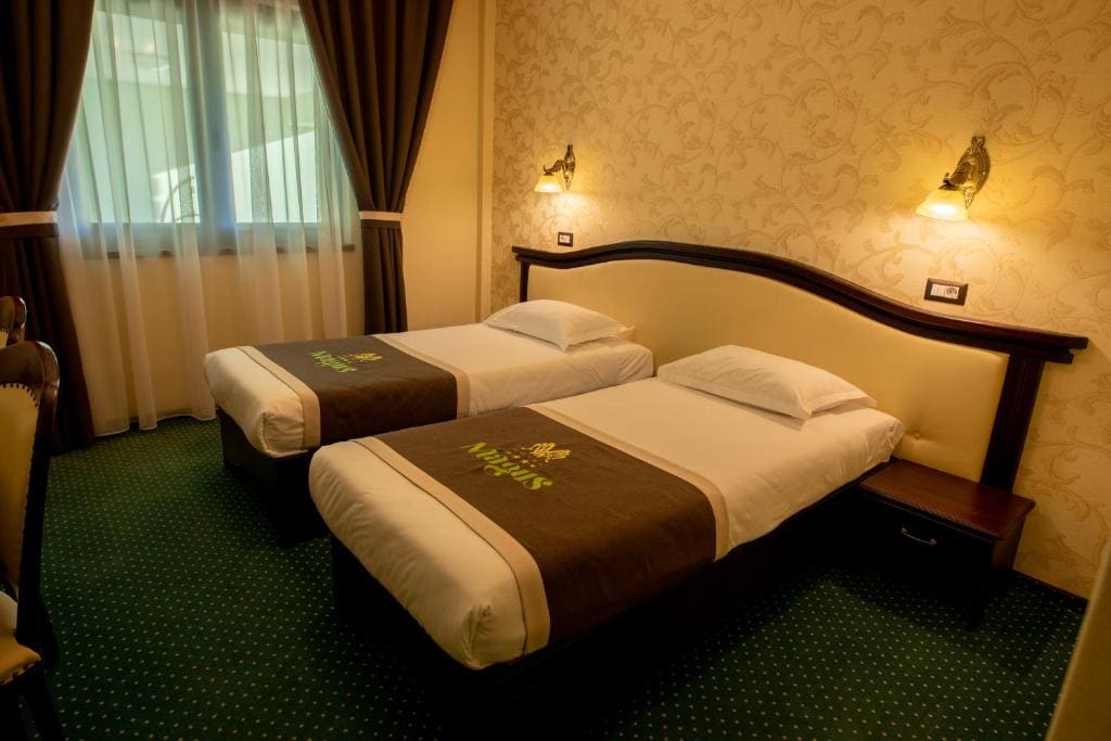 Deluxe Twin Room room - Image 1