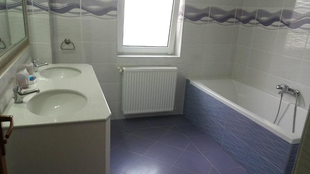 Deluxe Twin Room with Balcony room - Image 1