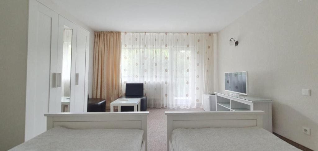 Standard Twin Room room - Image 3