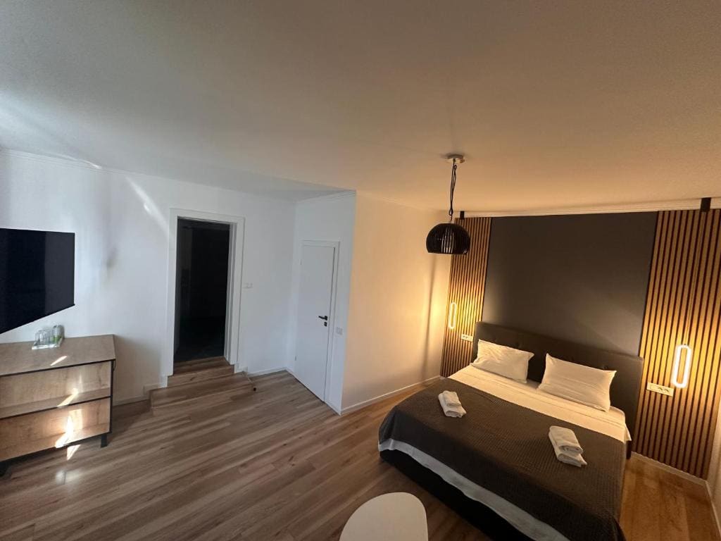 Double Room with Garden View room - Image 2