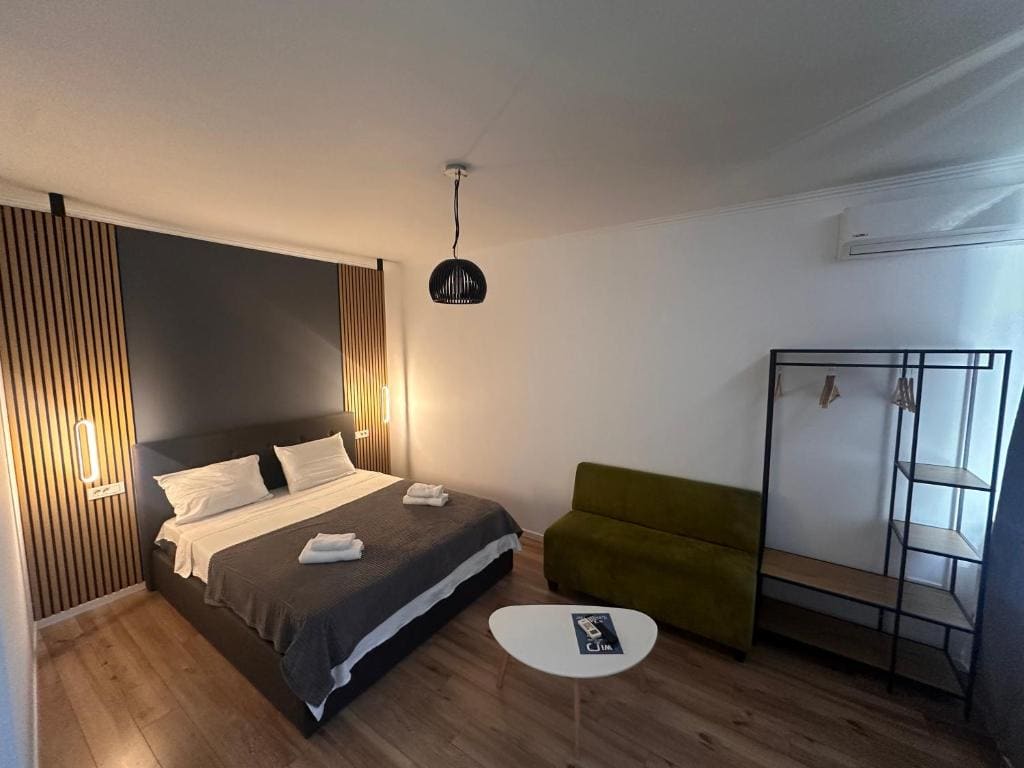 Double Room with Garden View room - Image 3