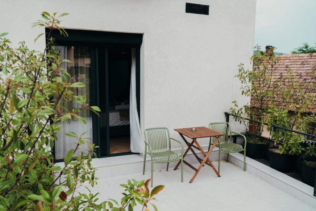 Double Room with Balcony room - Image 1