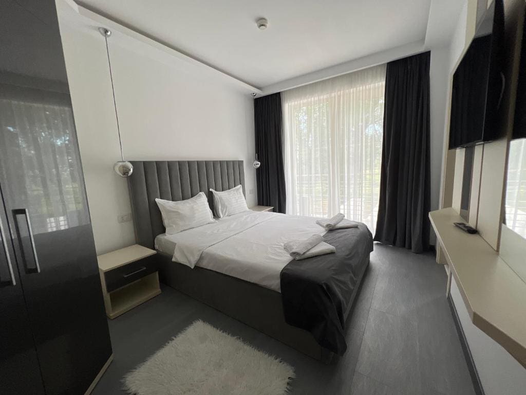 Double Room with Terrace room - Image 2