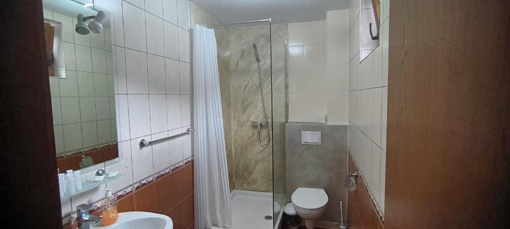 Double Room with Garden View room - Image 2