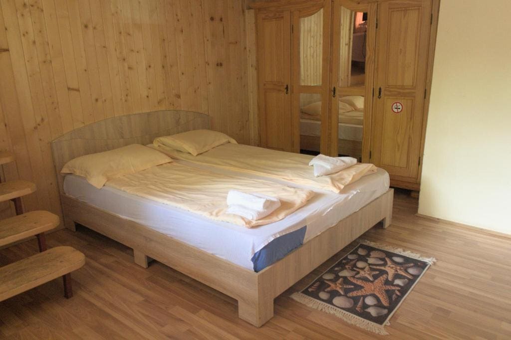 Family Room room - Image 2