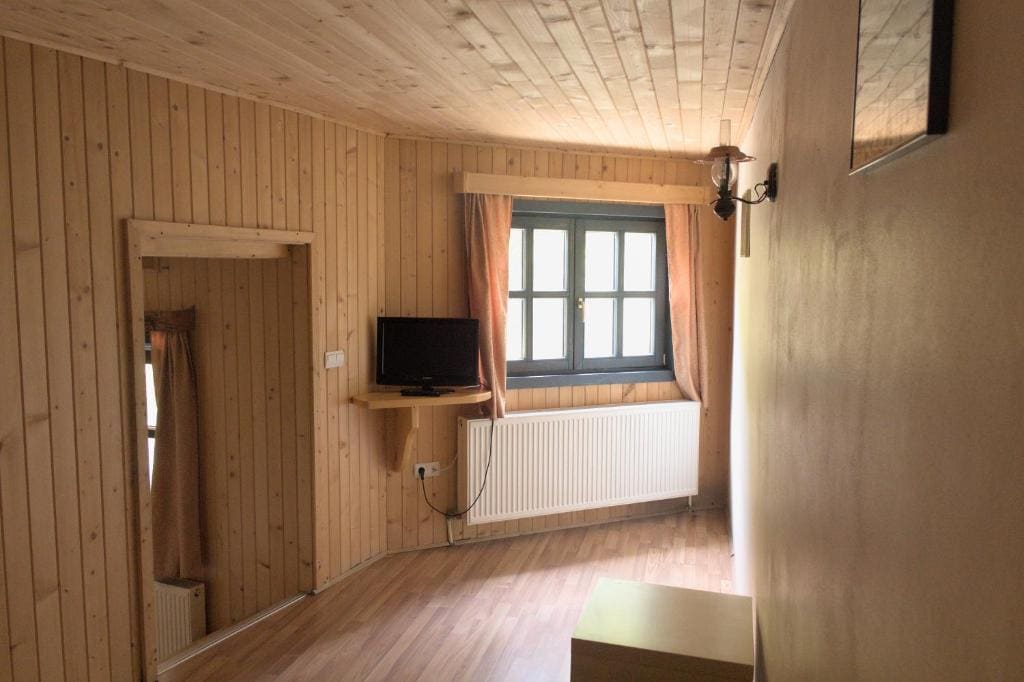 Family Room room - Image 3