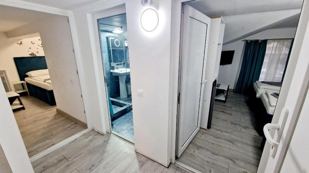 Duplex Quadruple Room room - Image 2