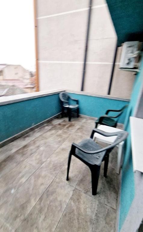 Economy Triple Room room - Image 2