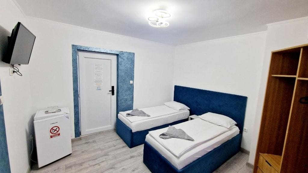 Economy Twin Room room - Image 3