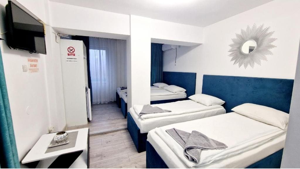 Quadruple Room room - Image 1