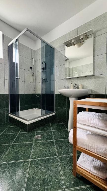 One-Bedroom Suite room - Image 3