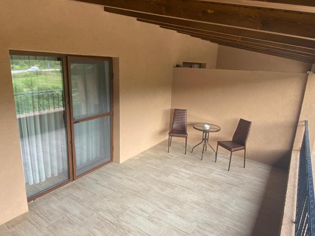 Double Room with Private Bathroom room - Image 3