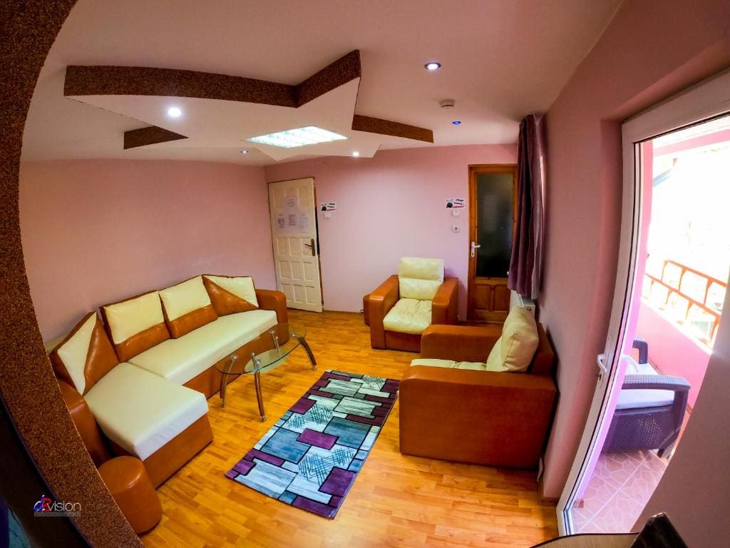 Deluxe One-Bedroom Apartment with Garden View room - Image 3