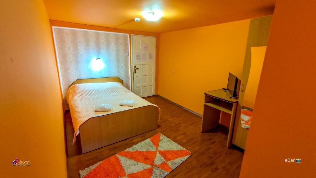 Double Room with Private Bathroom room - Image 1