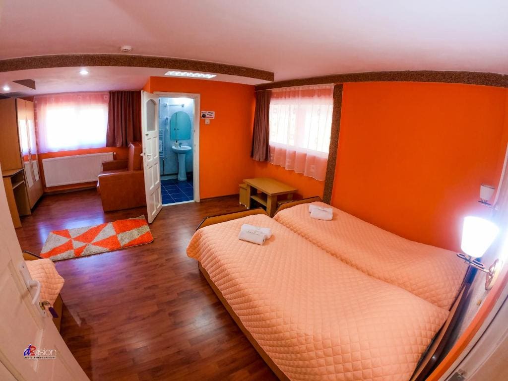 Quadruple Room with Bathroom room - Image 2
