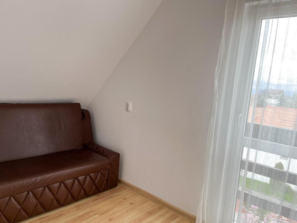 Family Room room - Image 1