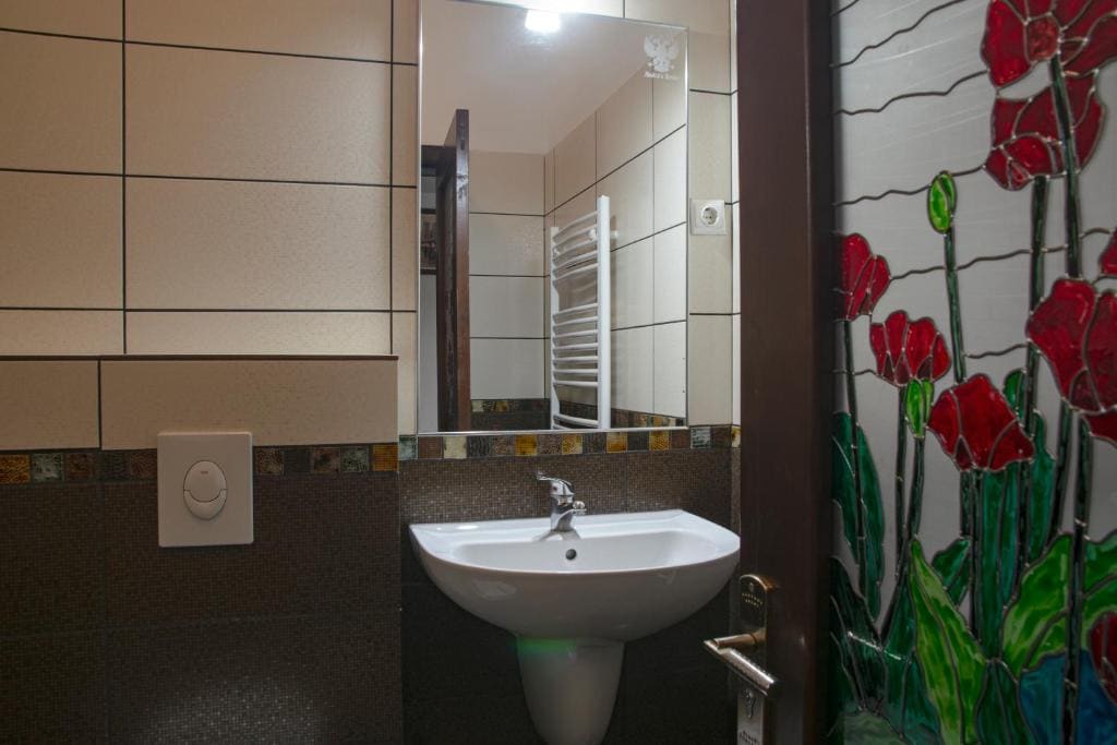 Two-Bedroom Apartment with Balcony room - Image 3