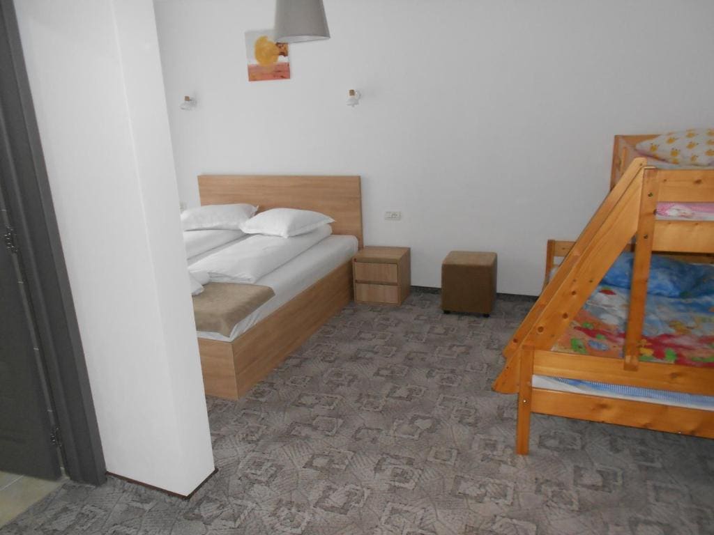 Family Room room - Image 2