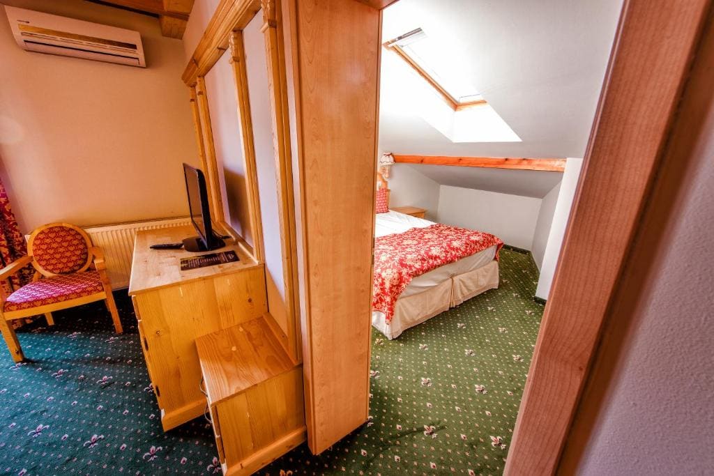One-Bedroom Suite room - Image 2