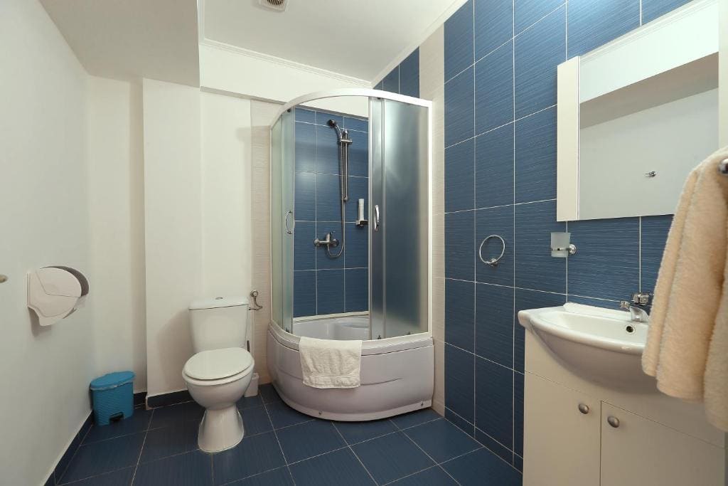 Double Room with Extra Bed room - Image 1