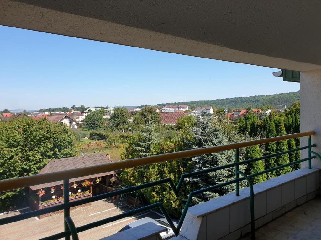 Twin Room with Balcony room - Image 3