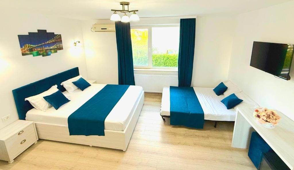 Quadruple Room room - Image 2