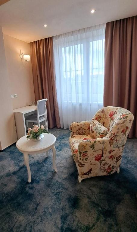 Deluxe Double Room room - Image 3
