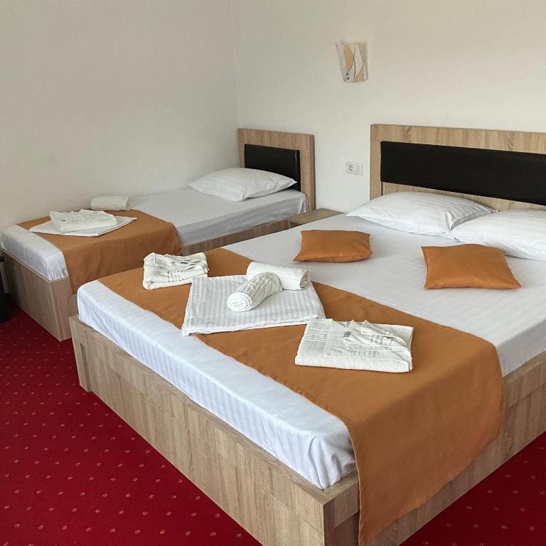Deluxe Triple Room room - Image 3