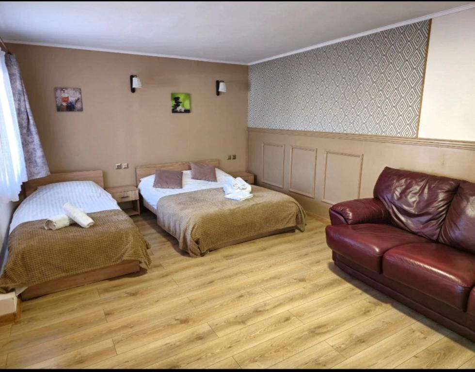 Triple Room with Private Bathroom room - Image 2