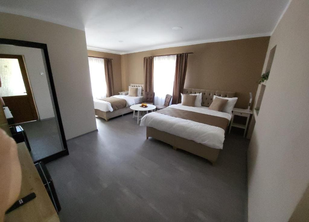 Deluxe Triple Room room - Image 2
