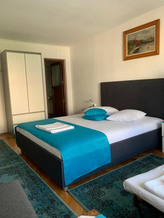 Classic Triple Room room - Image 1