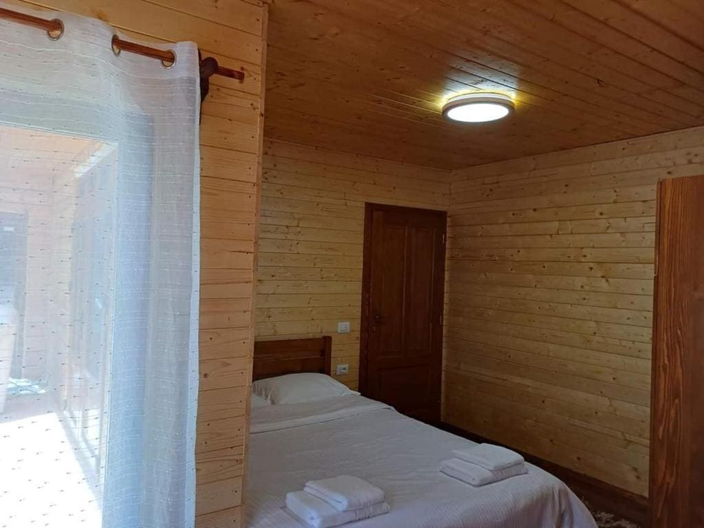 Deluxe Room (2 Adults + 1 Child) room - Image 1